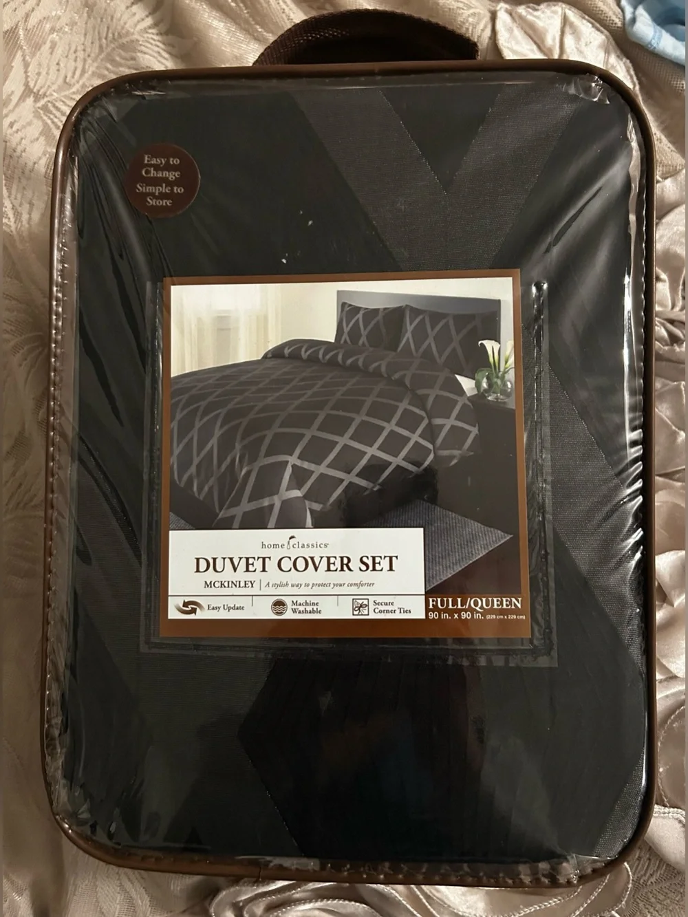 McKinley Queen Duvet Cover Set in black & Charcoal Gray, 2 shams